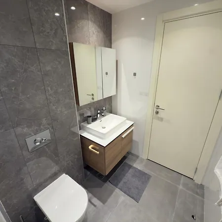 Waterfront River & View *