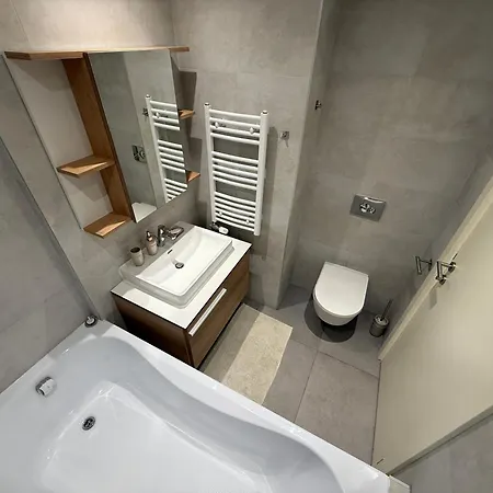 דירה Waterfront River & View