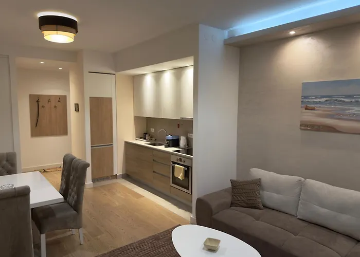 Waterfront River & View アパート